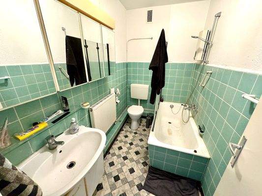 4. OG 3-Zimmer: Badezimmer