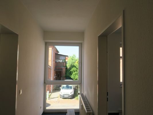 1.OG rechts, 2 – Raum – Wohnung, Flur