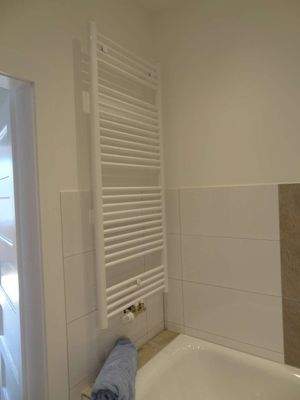 15 - Bad OG Heizkörper