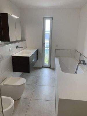 Badezimmer mit Corian Ausstattung