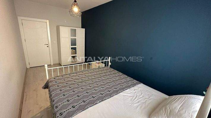 3-Bedroom Duplex Flat with Terrace near the Beach in Konyaaltı