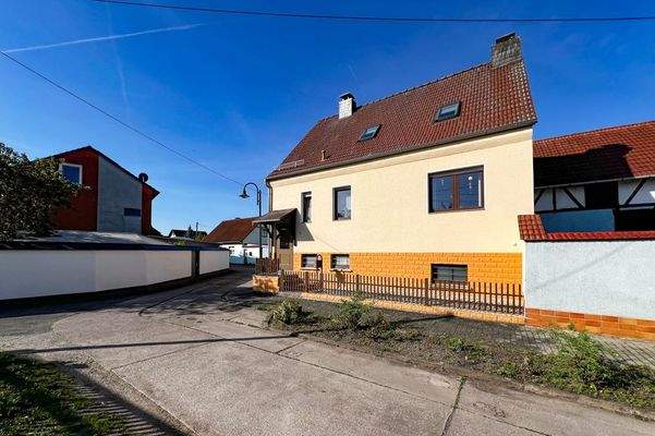 Kleines Einfamilienhaus in Anliegerstraße