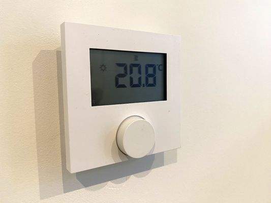 Alle Räume im Haus haben digitale Temperaturregler