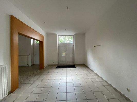 1 - Hintereingang, Belieferung