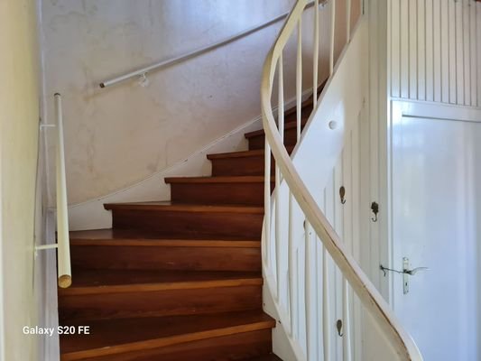 Treppe zum Obergeschoss