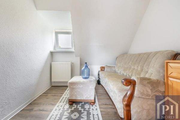 Ankleidezimmer neben Schlafzimmer
