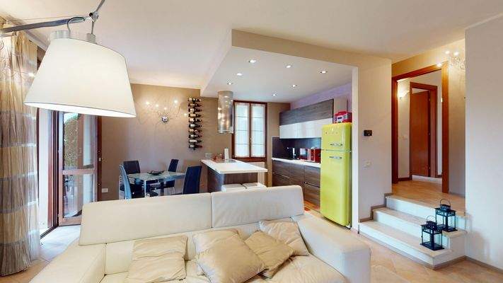NA-072-9-Appartamento-arredato-con-corte-esclusiva