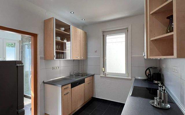 Küche WG Zimmer Stuttgart möbliert Zuffenhausen Wohnen auf zeit bei urbanbnb.jpeg