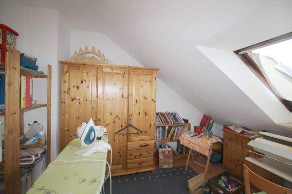 Büro o. 3. Ki.zimmer hinten DG