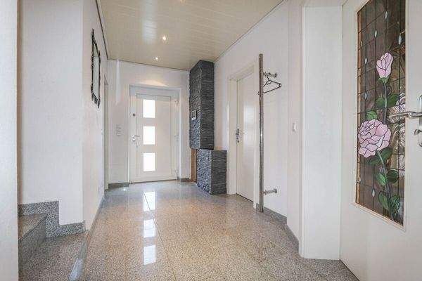 Der Eingangsbereich im EG 