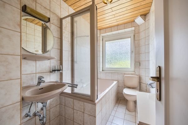 Badezimmer im Erdgeschoss
