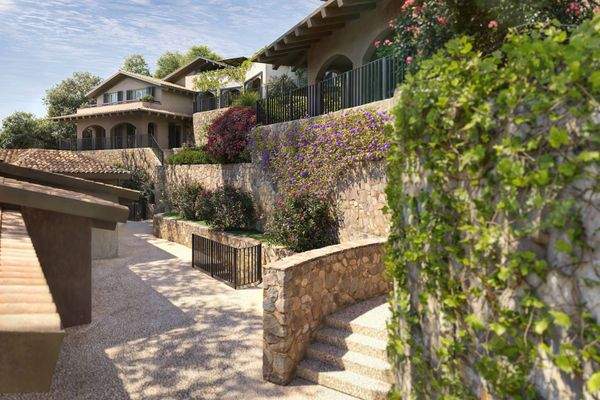 Eingang mit treppe.jpg