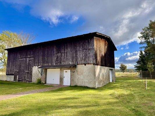 Scheune mit Garage