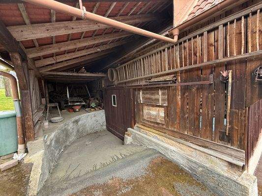 Zufahrt zur großen Scheune