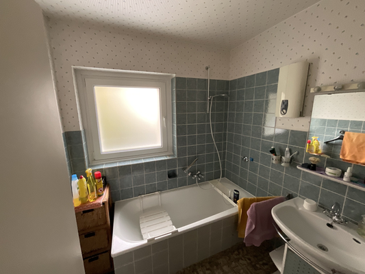 Wannenbad mit Fenster