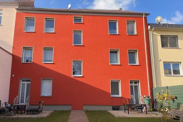 Rückansicht, mittels KI bearbeitet