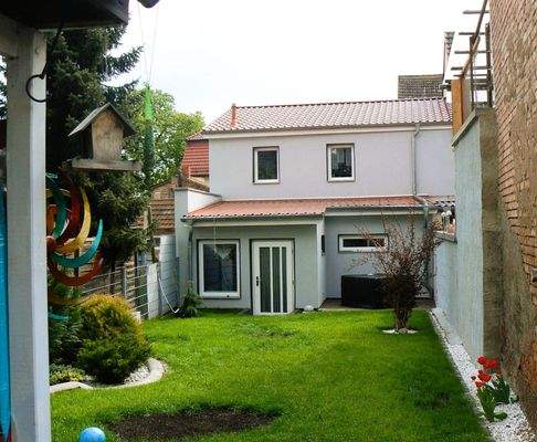 Ansicht vom Garten auf Hausrückseite 