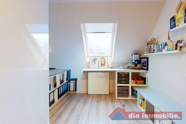 Flexibel nutzbares Zimmer: ideal für Kinder, Gäste oder Homeoffice