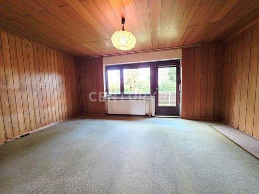 Schlafzimmer mit Zugang zum Balkon