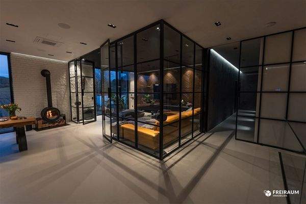 Glas, Licht und Weite – exklusiver Wohnbereich