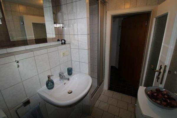 Bad Kellerwohnung Bild