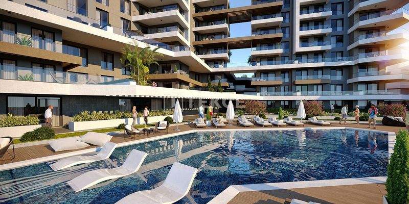 Sea-View Apartments in a Complex with Pools in İzmir Turkey