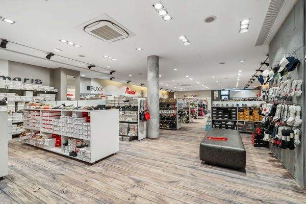 1. Gewerbeeinheit Schuhgeschäft