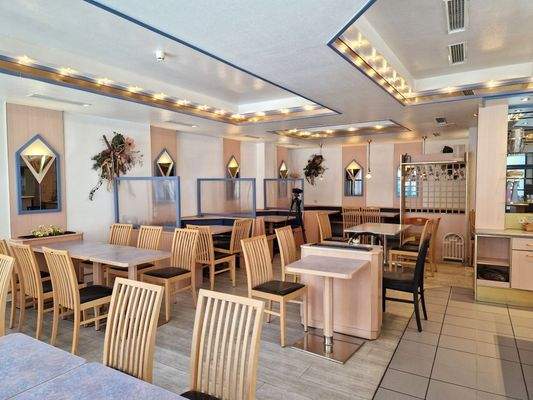 Café - Sitzbereich - Erdgeschoß