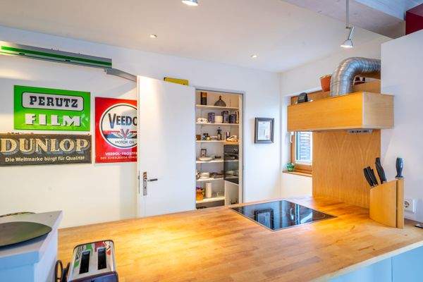 Küche mit Blick zur Speis