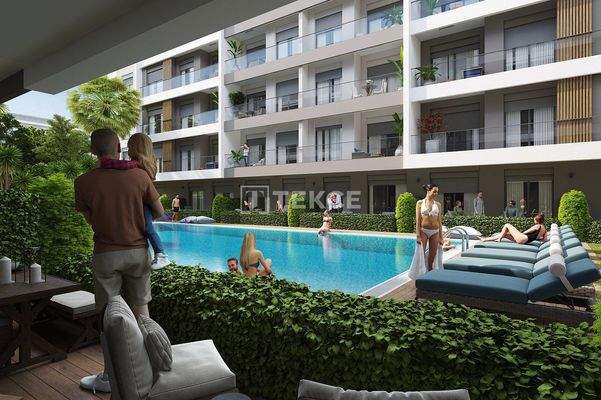 Apartments in a Complex with a Pool Near the Sea in İzmir Karşıyaka