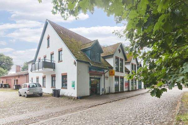 Seitenansicht mit Anlieferungsbereich