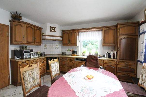 Wohnküche mit Einbauküche