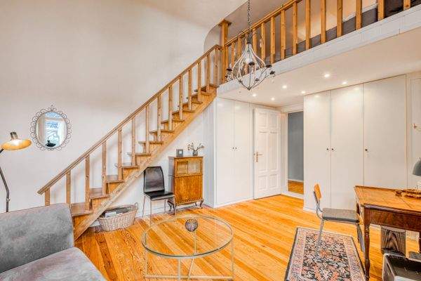 Zimmer mit Büro und Hochebene