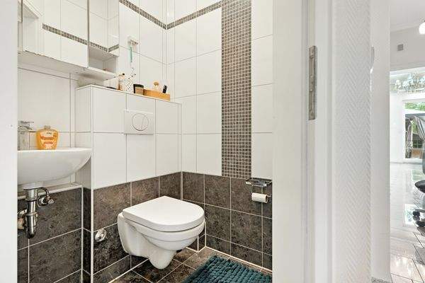 TOILET 2 Groundfloor