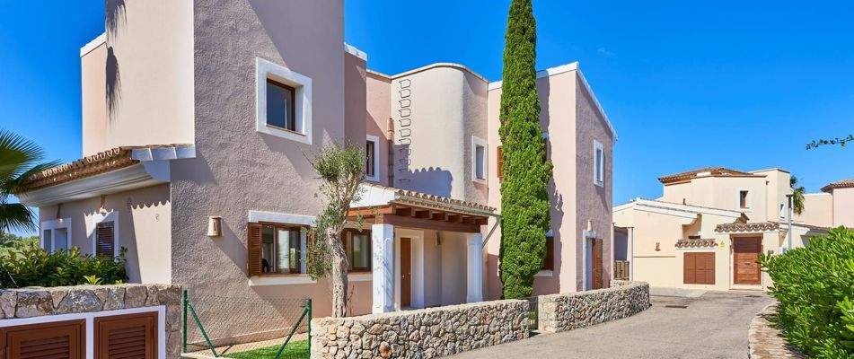 A8-Marina-Golf-villa45-facade-May2025-min