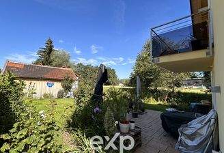 Garten mit Hütte (Sauna)