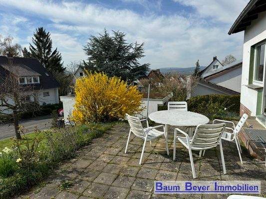 Terrasse mit Blick über das Leinetal