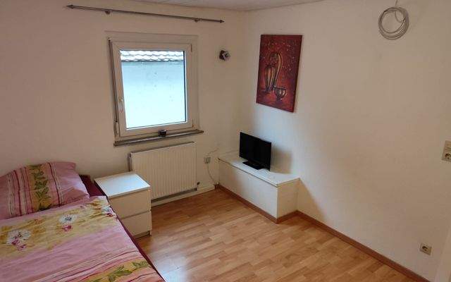 Zimmer 5 WG Zimmer mieten Zeitwohnen Stuttgart bei urbanbnb 3.jpg