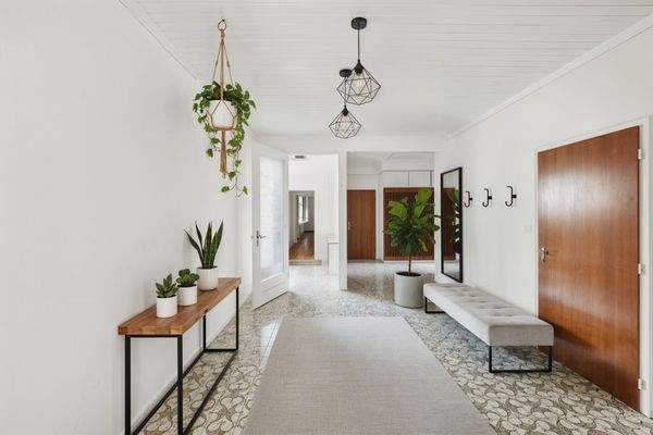 Flur-Staging - (KI generiert)