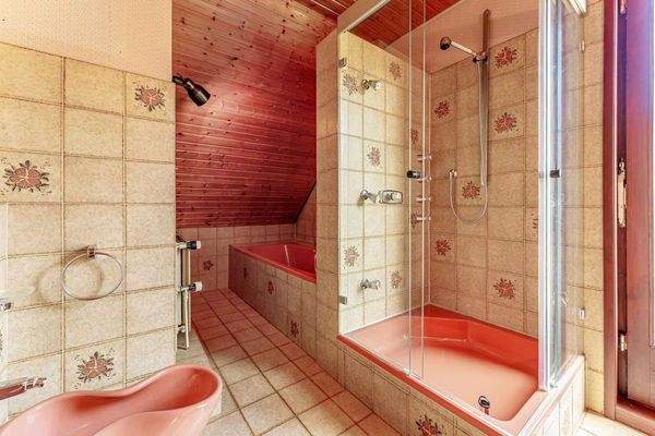 Dusch- und Wannenbad