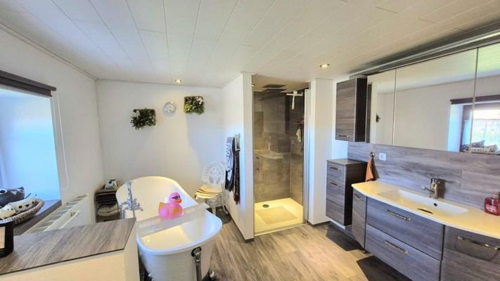 Modernes Bad