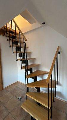 Treppe zum Spitzdach