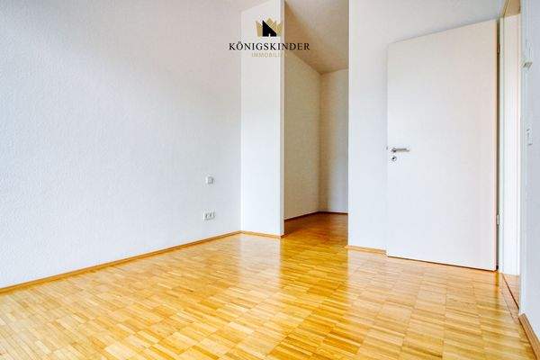 Schlafzimmer mit eigenem Ankleideraum