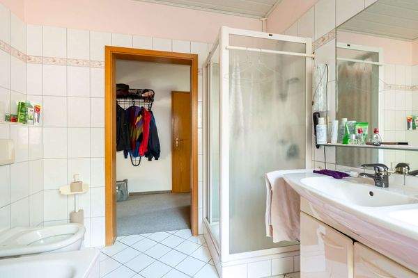 Blick ins Badezimmer