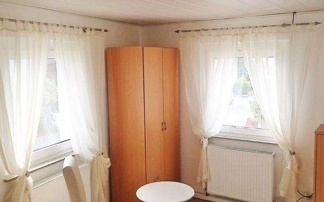 Zimmer WG stuttgart möbliert Zeitwohnen urbanbnb 2.jpeg