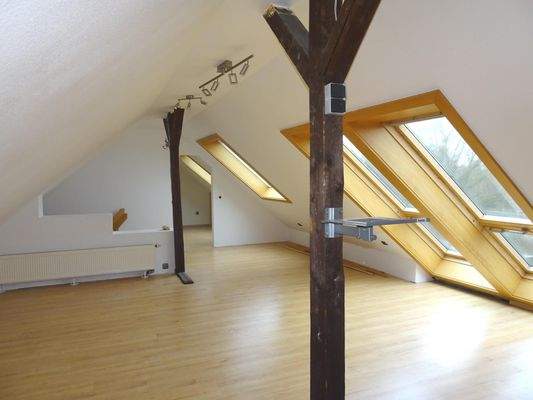 Wohnbereich im Spitzboden