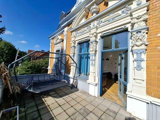 Terrasse nach Westen und Zugang Wohnzimmer.jpg