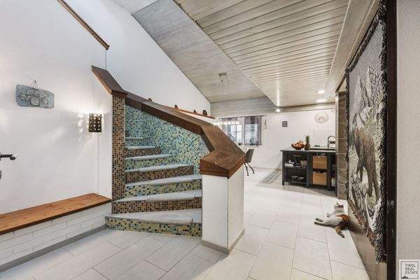 offener Treppenaufgang ins OG