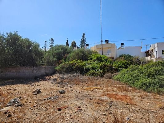 Kreta, Sisi: Baugrundstück im Dorfzentrum zu verkaufen