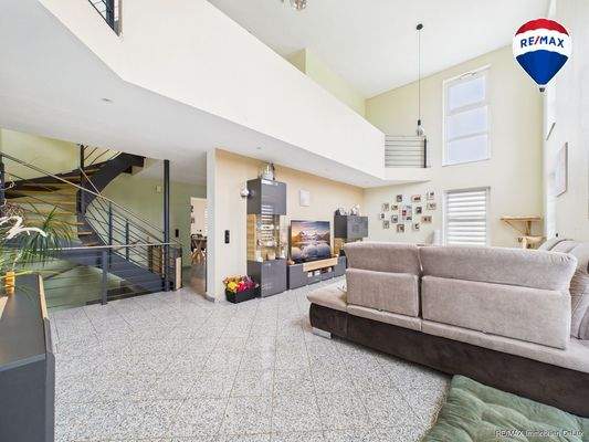 RE/MAX Immobilien DeLux Einfamilienhaus Mettlach-Weiten Wohnzimmer